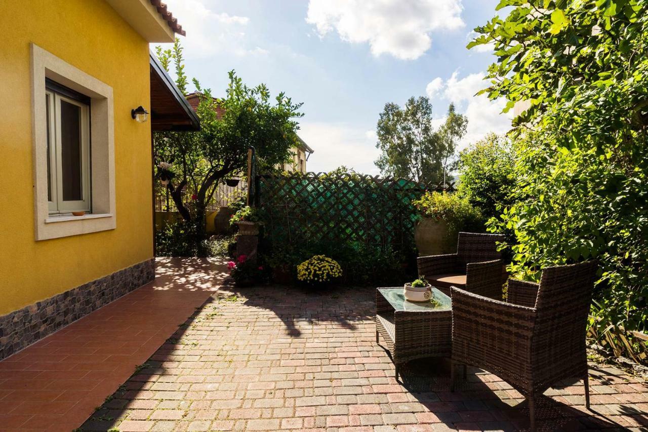 Holiday Home Luppinedda Nunziata Kültér fotó